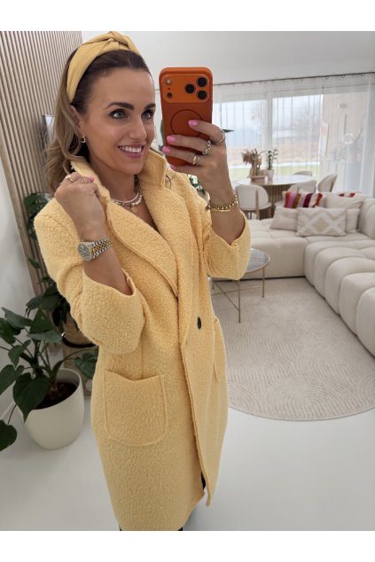 ŽLUTÝ  KABÁT TEDDY