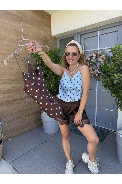 SATÉNOVÉ PUNTÍKOVANÉ TÍLKO CHIC DOTS