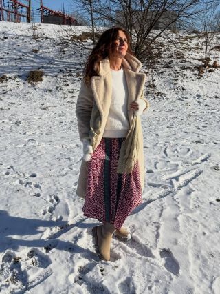 💫❄️ Moje oblíbené zimní kombinace vznikají vrstvením. ❄️👗Lehké šaty doplňuji teplejšími kousky, kabáty nebo svetry a každý...