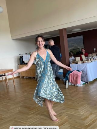 Hedvábné šaty z Indie si můžete vyzkoušet na různých akcích, také na festivalu 🌸 Kouzelný den🌸. Připravované akce najdete...