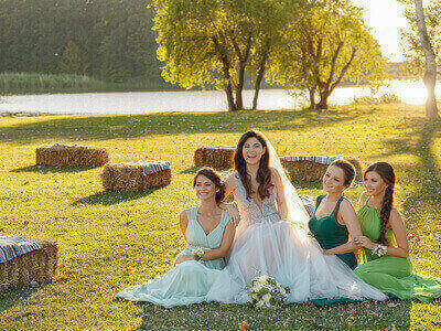 Budete družičkou? Skvostné šaty a cenné rady pro rok 2019