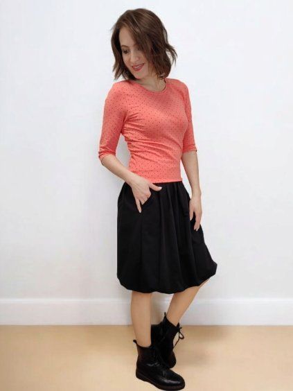 Černá balonová sukně STELA na modelce