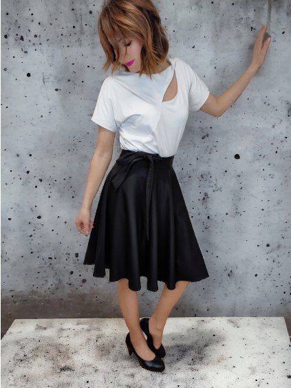 kolová zavinovací sukně GRETA černá celá postava