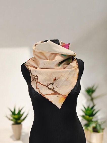 Oboustranná šátkošála na knoflík/ krátká šála na knoflík Béžová s květy/ krémová