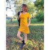 Hořčicově žluté šaty volnějšího střihu HANAH, krátký rukáv, delší zadní díl