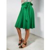 zelená sukně na kolena