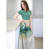 šaty Tilly s raglánovým rukávem na modelce