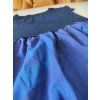 modré šaty Tilly detail splývavé suknice