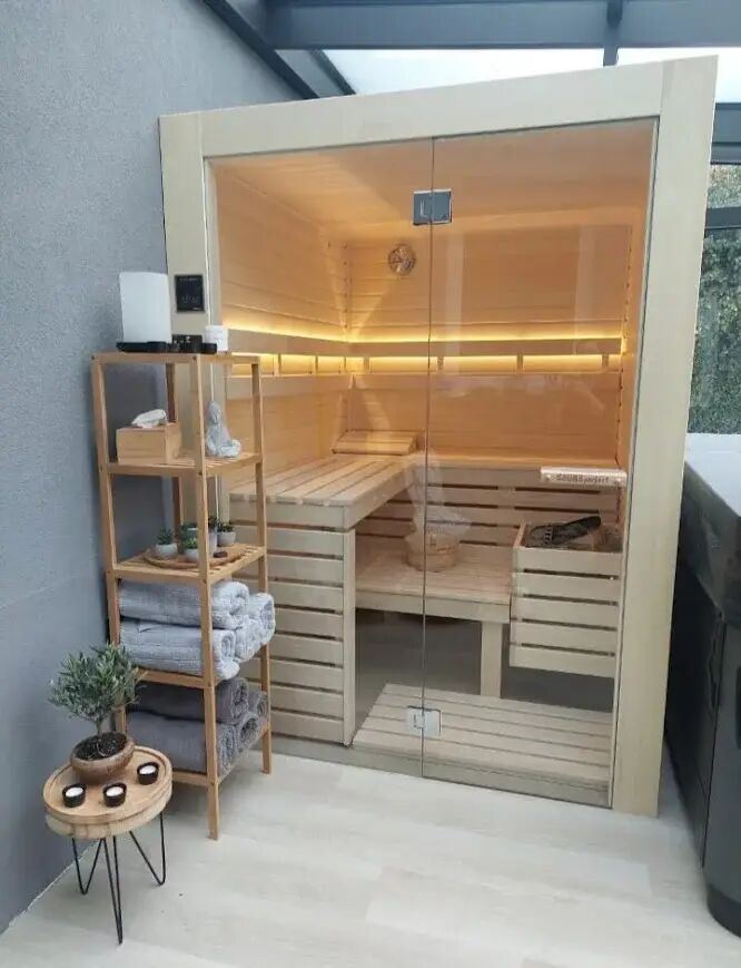 Kompaktní sauna do bytu s prosklenou přední stěnou