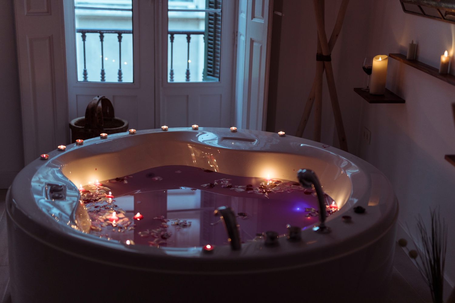 Relax and Unwind with Natural Cosmetics: 5 Evening Rituals for Body and Mind