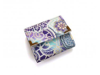 fialová abstraktní peněženka