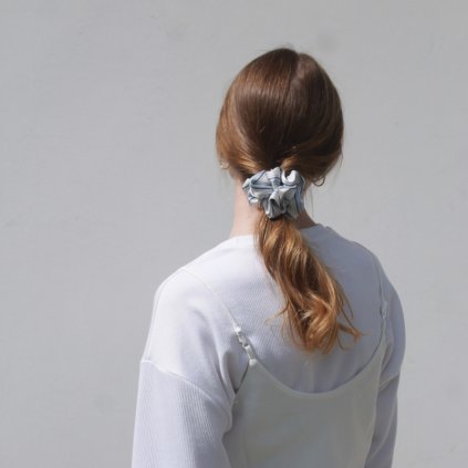 Pruhovaná mini scrunchie