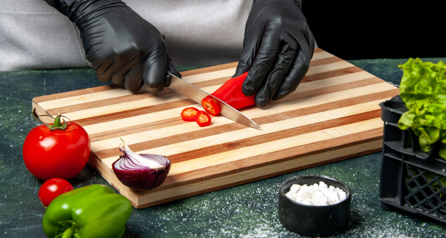 Jak bezpečně pracovat s chilli: ochrana rukou a očí