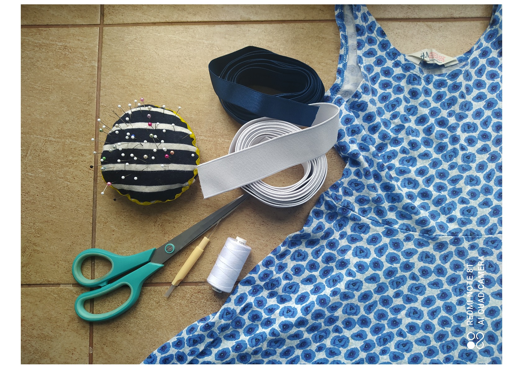 Jak snadno ušít top a sukýnku ze starších šatů