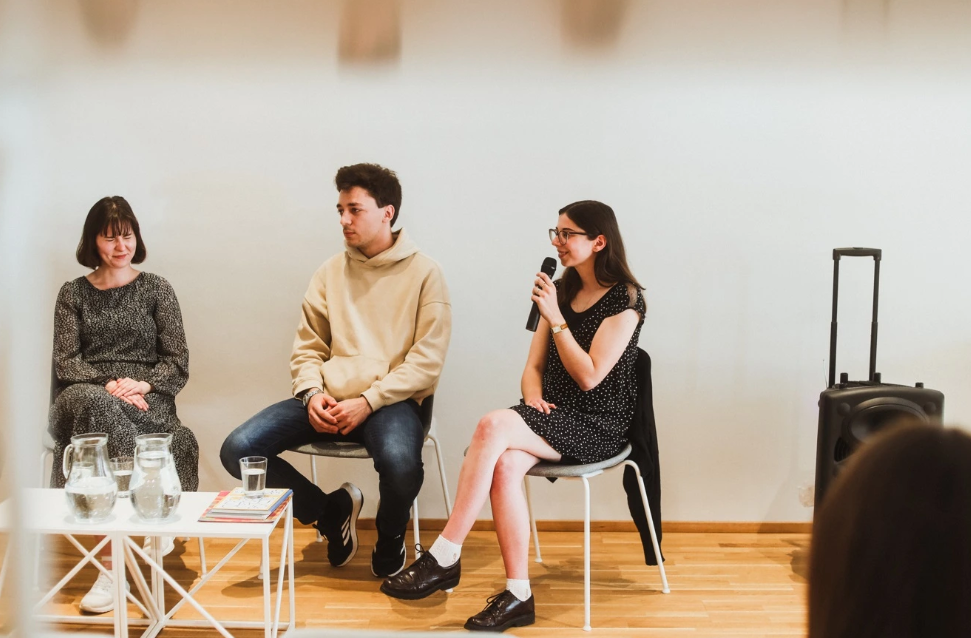 Von der Theorie zur Praxis #6: Über Übersetzen und Dolmetschen?