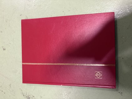 Album na známky BASIC 16 černých stran - červená - POŠKOZENÉ