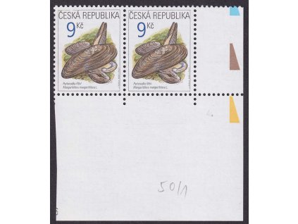 2002, 9 Kč Perlorodka, DV - slabá ryska místo čárky, Nr.324, ** , ZP 50/1