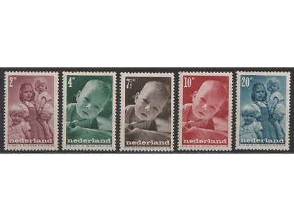1947, 2-20 C série Děti, MiNr.495-99, **