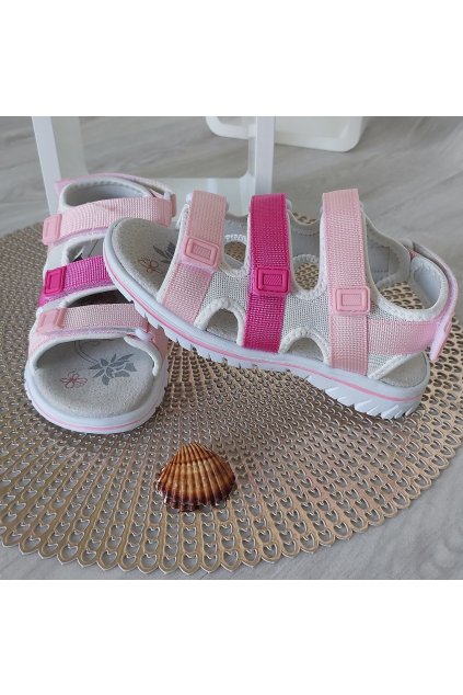 růžové dívčí sandály