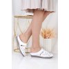 Bílé pantofle na klínku 6928-2WH
