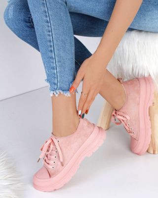 Lehkost, pohodlí a styl 💕 Dámské zateplené růžové tenisky jsou skvělý parťák na každý den ✨🌟 www.sboty.cz Kód: 14006-7PI ·...