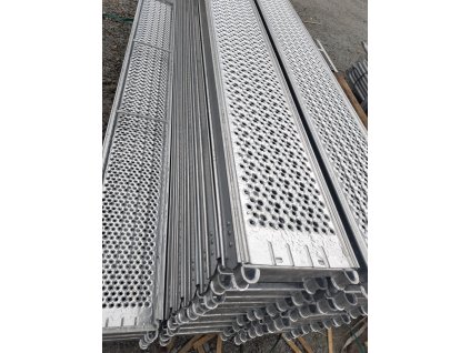 Sestava lešení Mj Uni 70 / Plettac 200m 30x6.4m OCELOVÉ PODLAHY