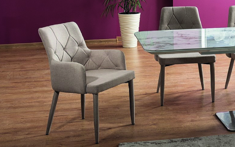 Impregnace židlí s látkovým čalouněním