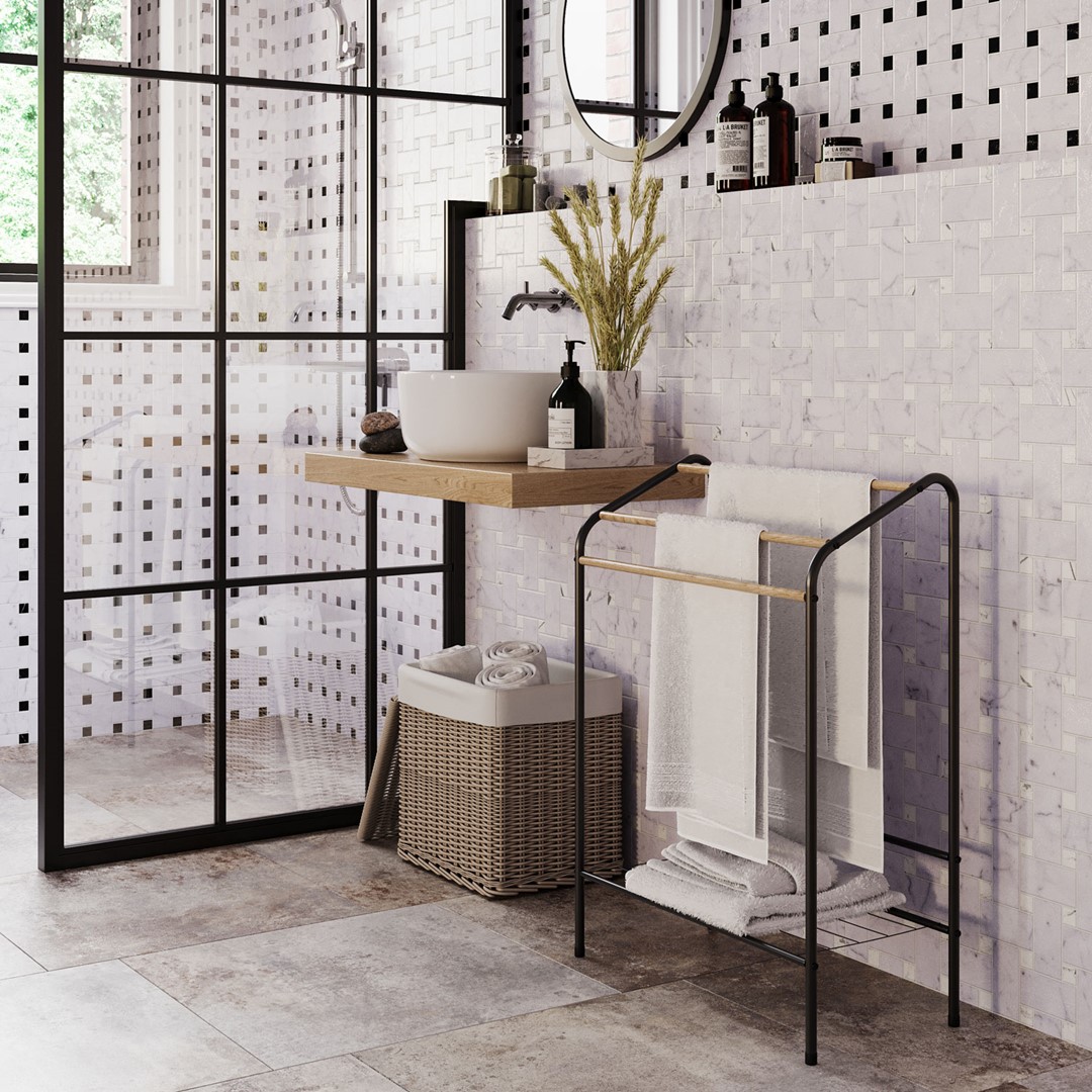 Černý věšák ZELN COATRACK (obrázek 2)