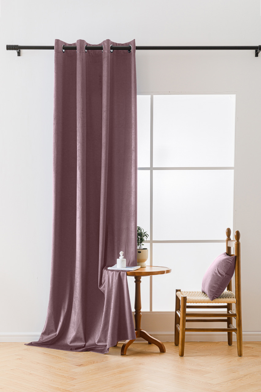 Levně Světle fialový zatemňovací závěs VELVET 140x250 cm Zavěšení: Kovové kroužky