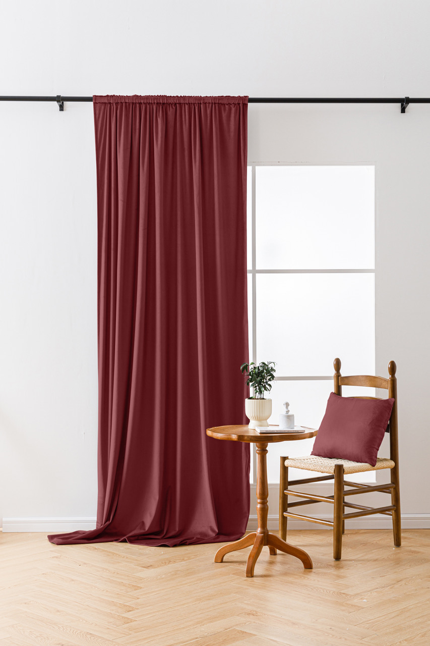 Levně Vínový zatemňovací závěs VELVET 135x250 cm Zavěšení: Kovové kroužky