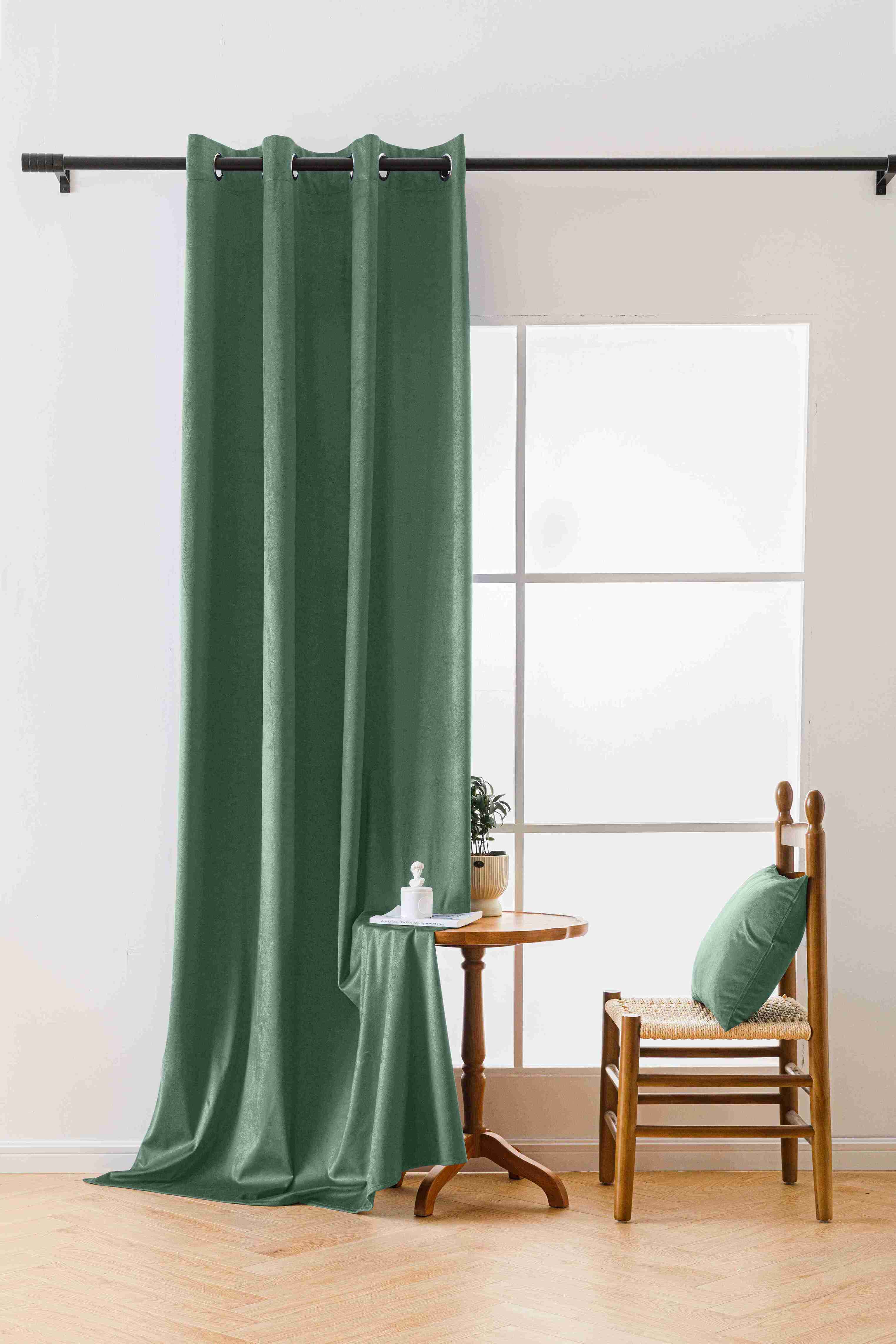 Levně Mentolový zatemňovací závěs VELVET 140x250 cm Zavěšení: Kovové kroužky