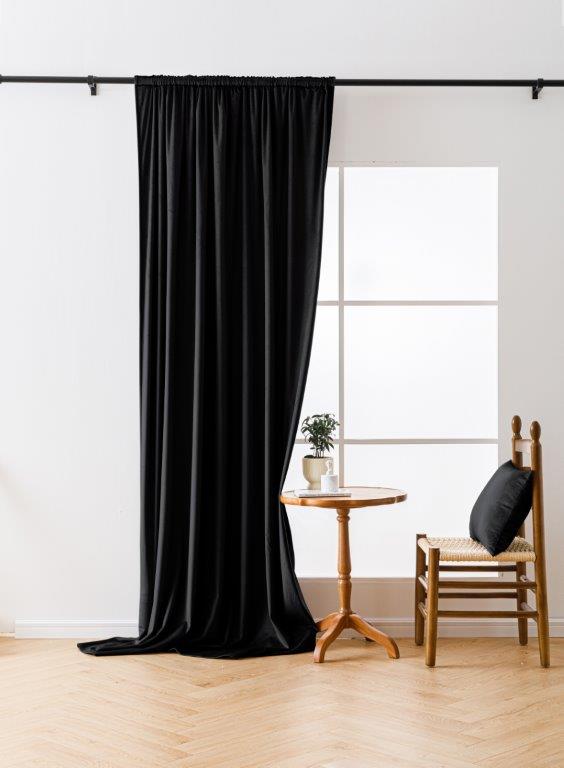Levně Černý zatemňovací závěs VELVET 140x250 cm Zavěšení: Řasící páska