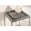 Kovový stolek PORTO 45x45 cm v šedé barvě, ideální vedle pohovky nebo křesla pro knihy či dekorace.