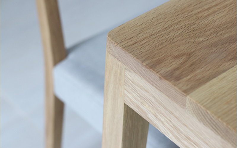 Ako sa starať o nábytok z masívneho dreva?