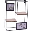 Černá nástěnná police s fotorámečky KIVORA 40x30 cm do moderního interiéru