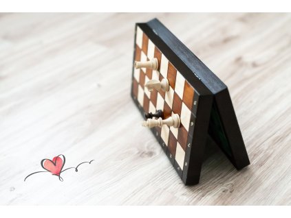 1104 magneticke drevene sachy velke