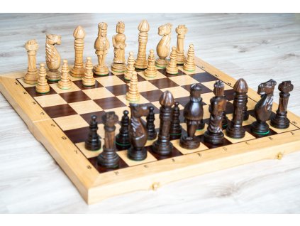 Holzschach Eiche riesig