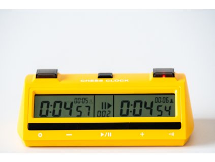 Moderne digitale Schachuhr gelb
