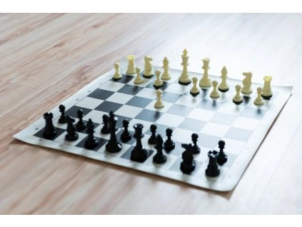 2189 sachova suprava komplet stredna cierna