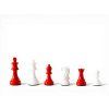 8679 2 drevene figurky staunton red white