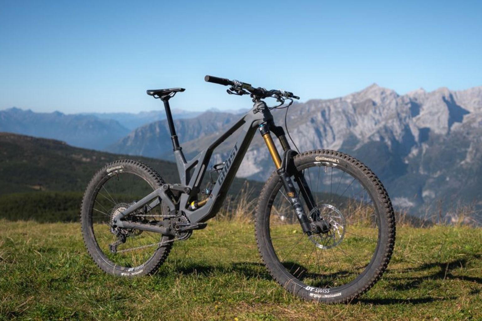 TEST: Ghost Poacha PRO – tank, který umí i tancovat