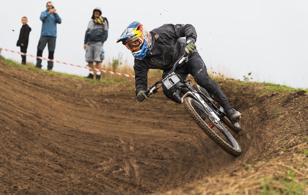 4X Pro Tour a ďalšia výhra pre Slávika a Ghost. Ovládol aj Bike Madness Dobřany