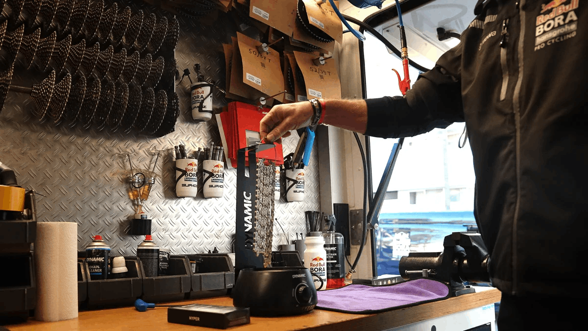 Výhody voskování řetězu. V čem je vosk lepší než olej?