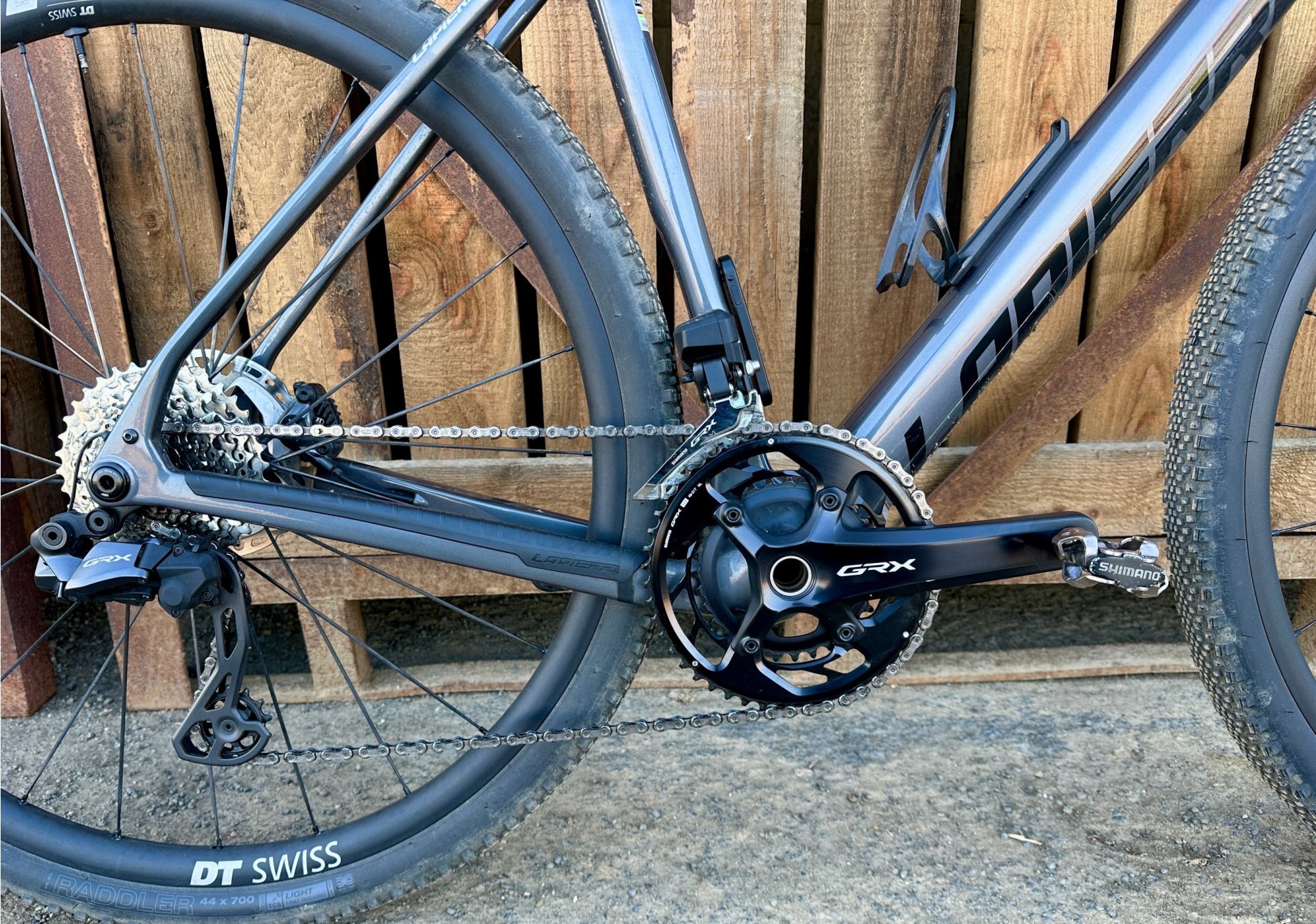 RECENZE: Shimano GRX Di2. Revoluce gravel řazení