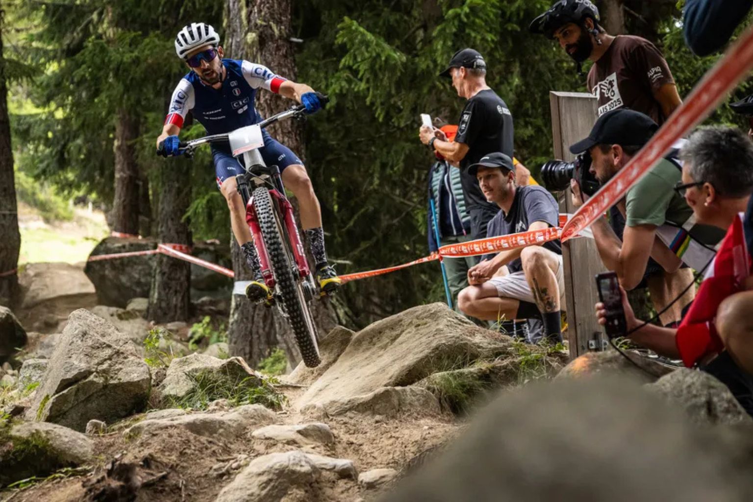 Jérôme Gilloux ovládol majstrovstvá sveta E-MTB XC po štvrtýkrát