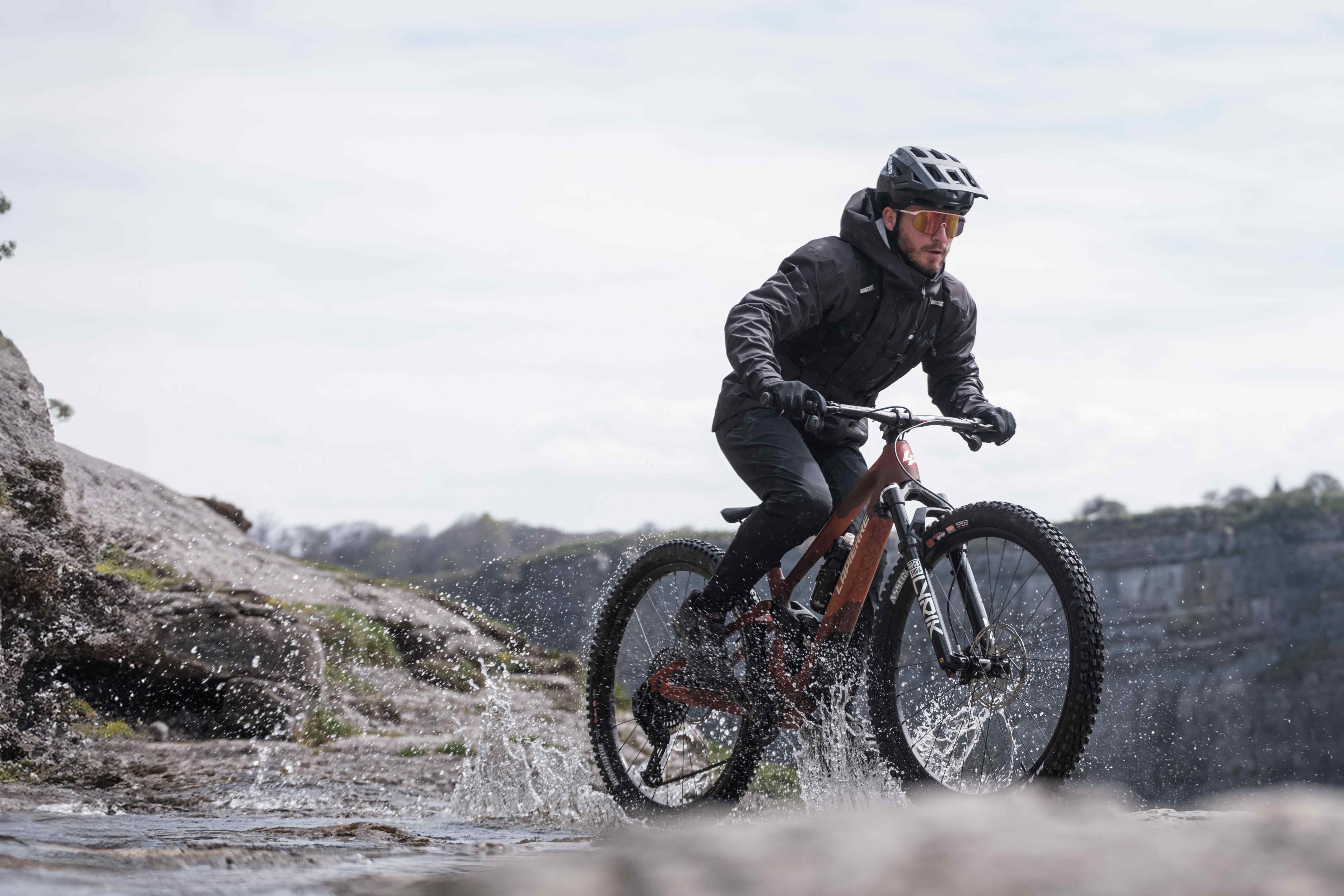 Nový full Lapierre Zesty CF 2024 boří hranice