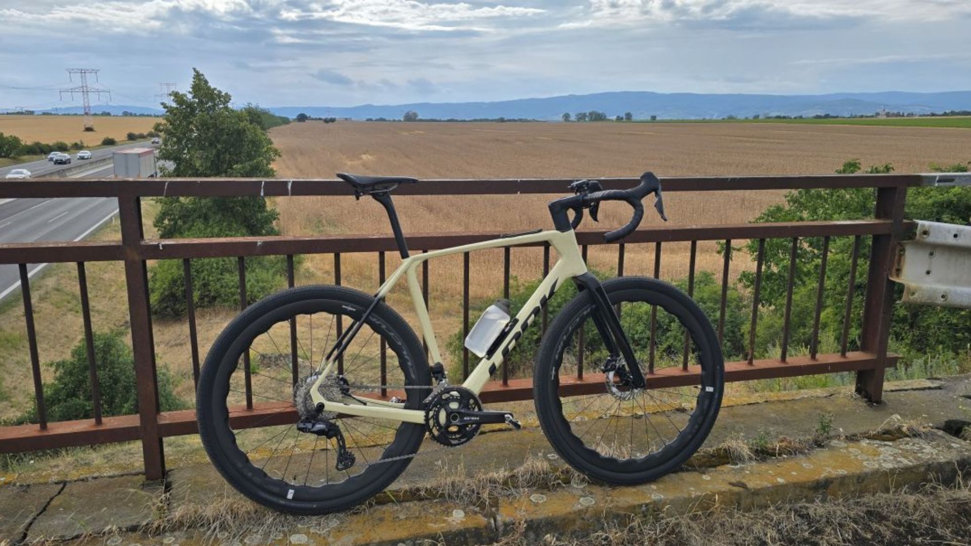TEST: Look G85 Cezal GRX Di2 – čistokrevný závodní gravel