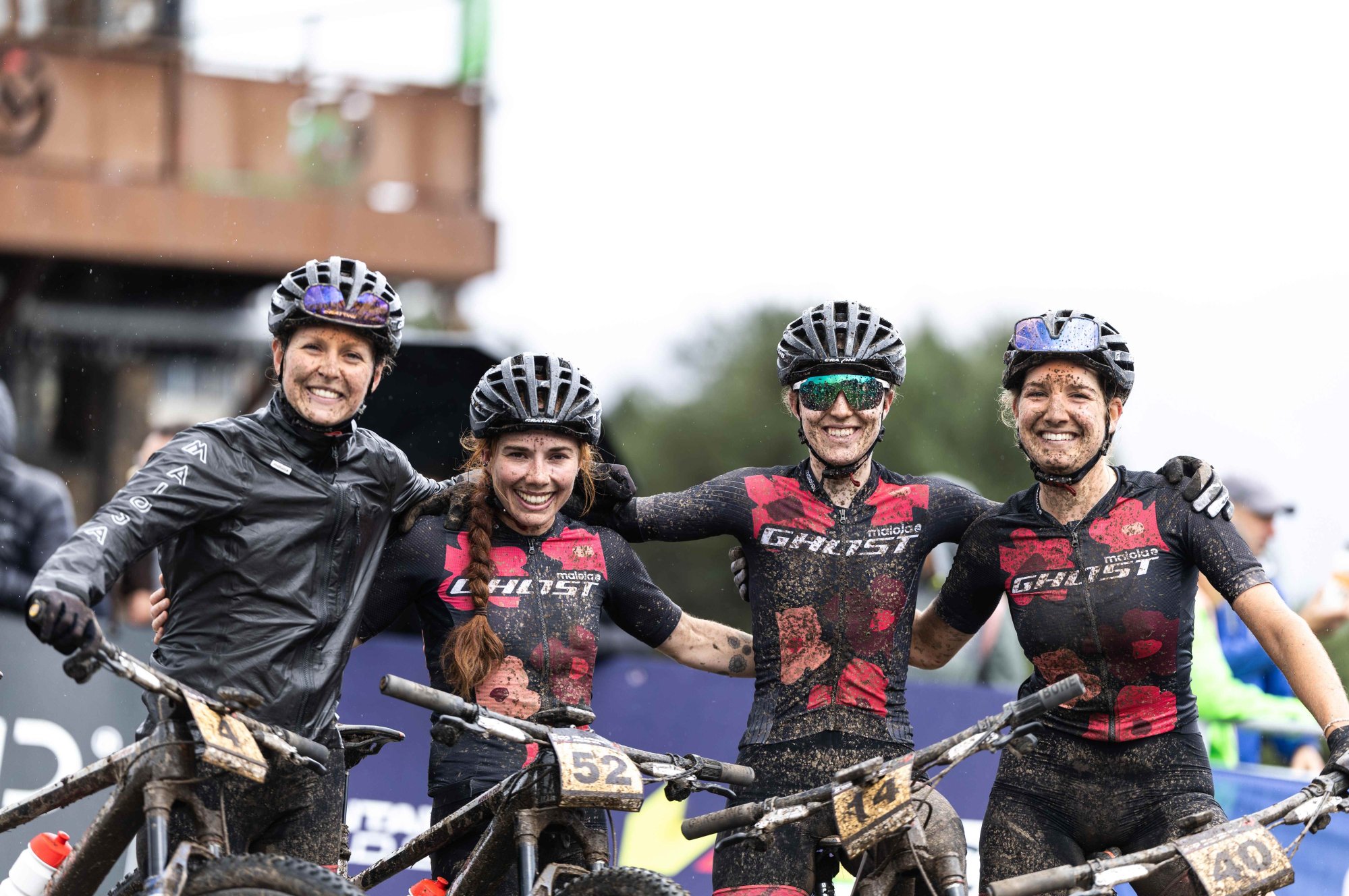 Štyri pretekárky GRFT v TOP16