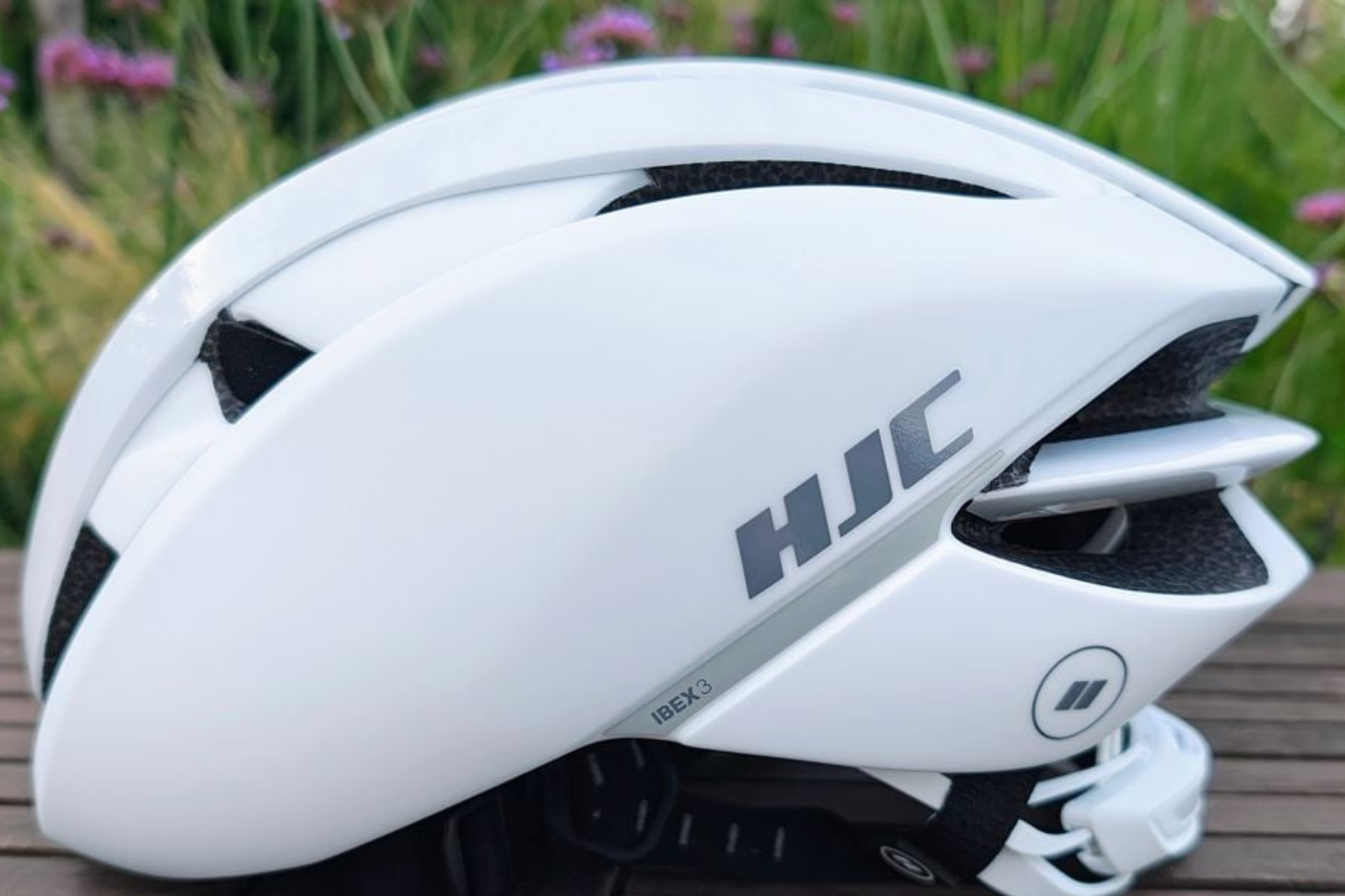 TEST: HJC Ibex 3.0 – když se helma přizpůsobí vaší hlavě