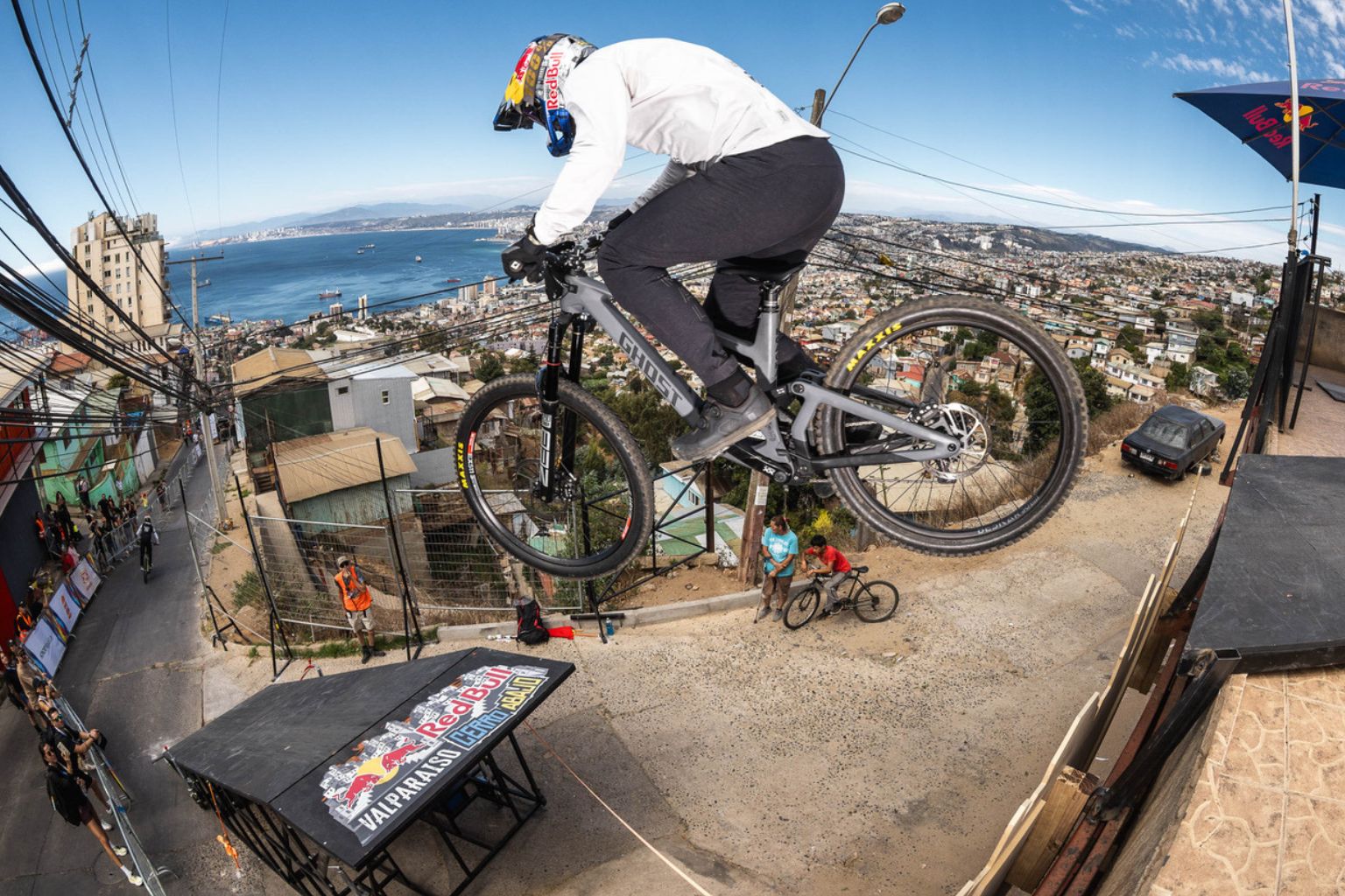 Tomáš Slavík na Red Bull Valparaíso Cerro Abajo 2026: Piate miesto s príchuťou víťazstva